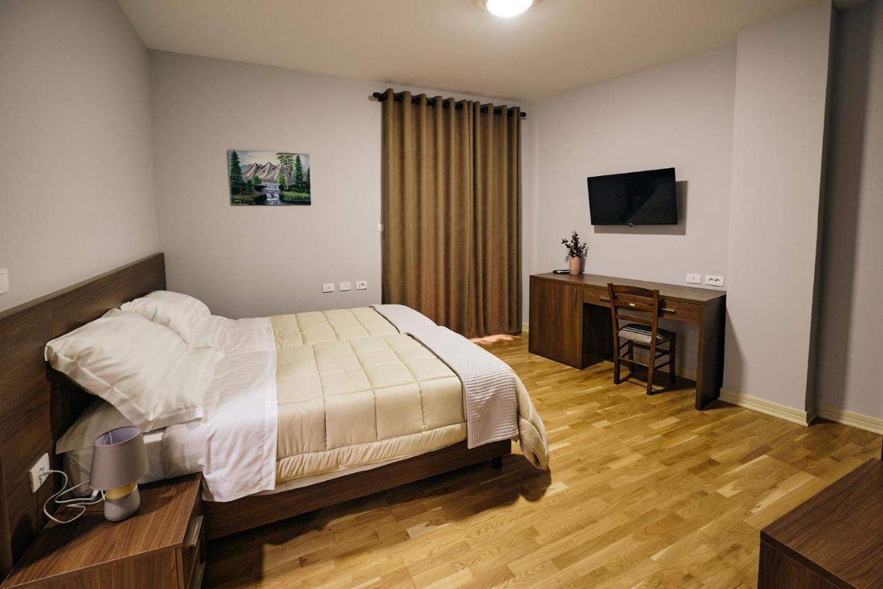 In Center Hotel Tirana Exterior photo