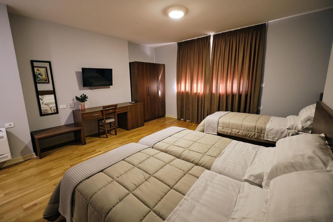 In Center Hotel Tirana Exterior photo