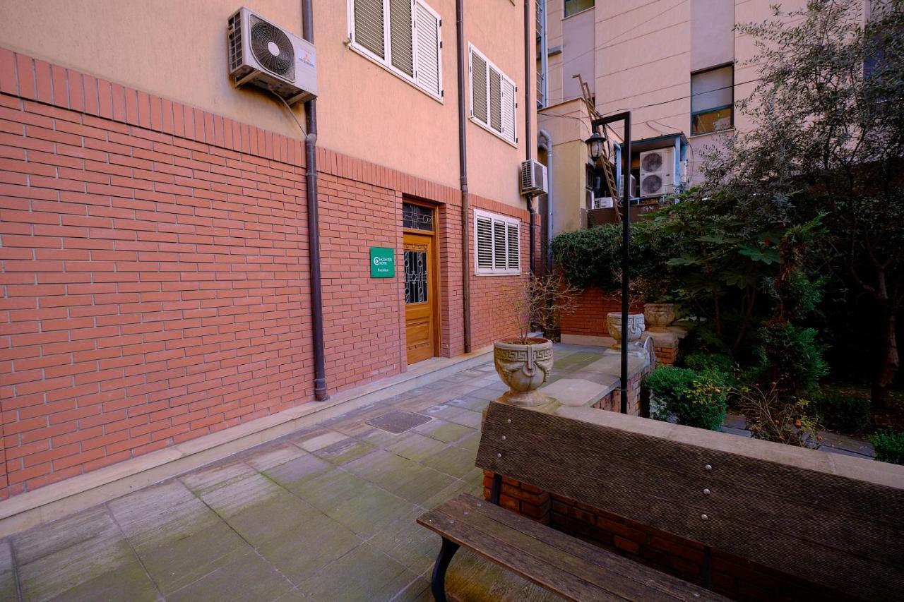 In Center Hotel Tirana Exterior photo