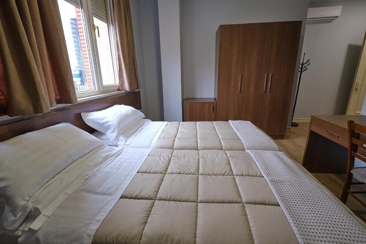 In Center Hotel Tirana Exterior photo