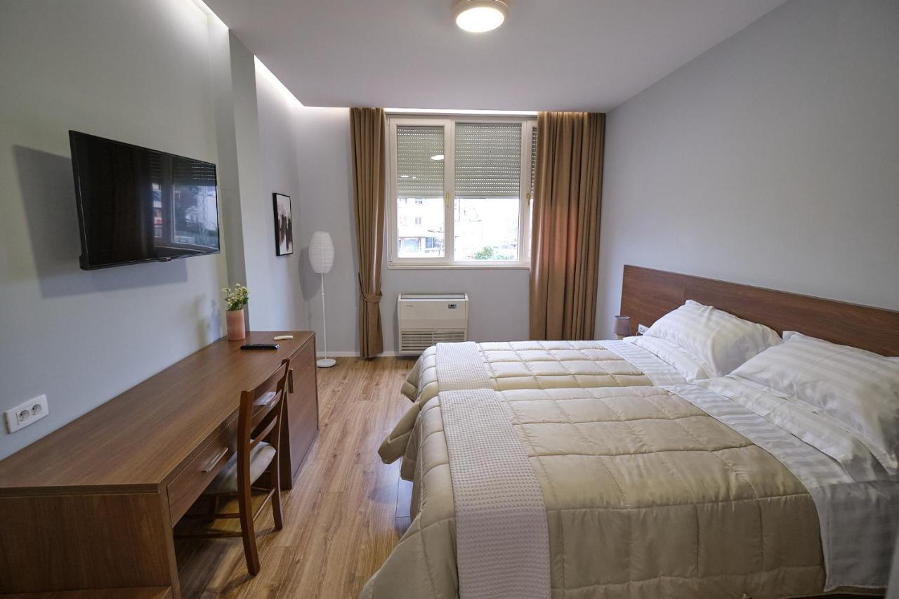 In Center Hotel Tirana Exterior photo